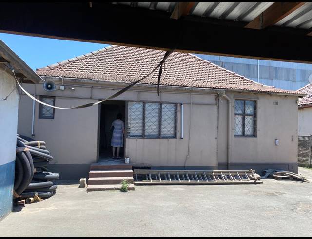 120M² OFFICE FOR SALE IN UMBILO